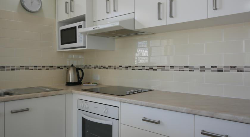 Merrima Court Holiday Apartments Kings Beach Kitchen