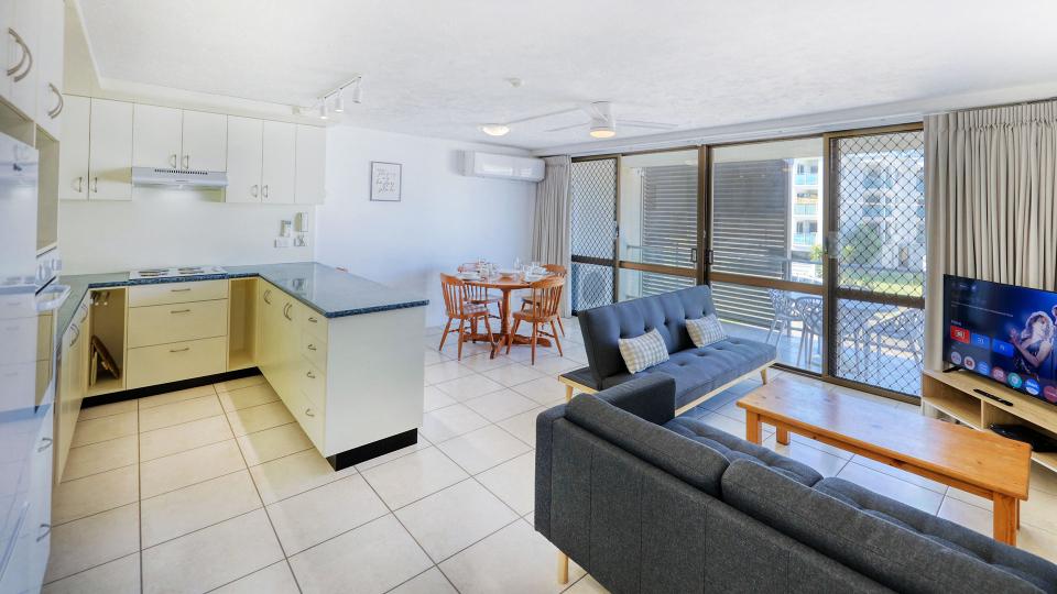Unit 11 Kings Beach Caloundra Accommodation 1a
